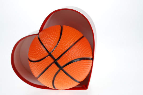 La Torre de Hortaleza une deporte y solidaridad en su torneo de baloncesto 